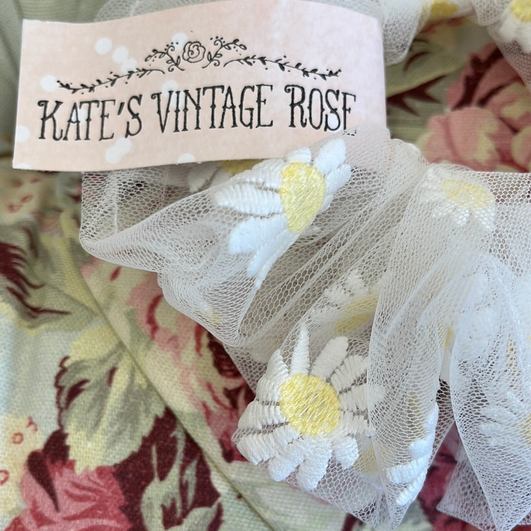 Daisy Tulle XL Scrunchie