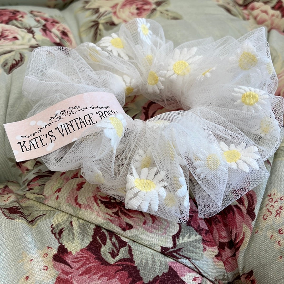 Daisy Tulle XL Scrunchie