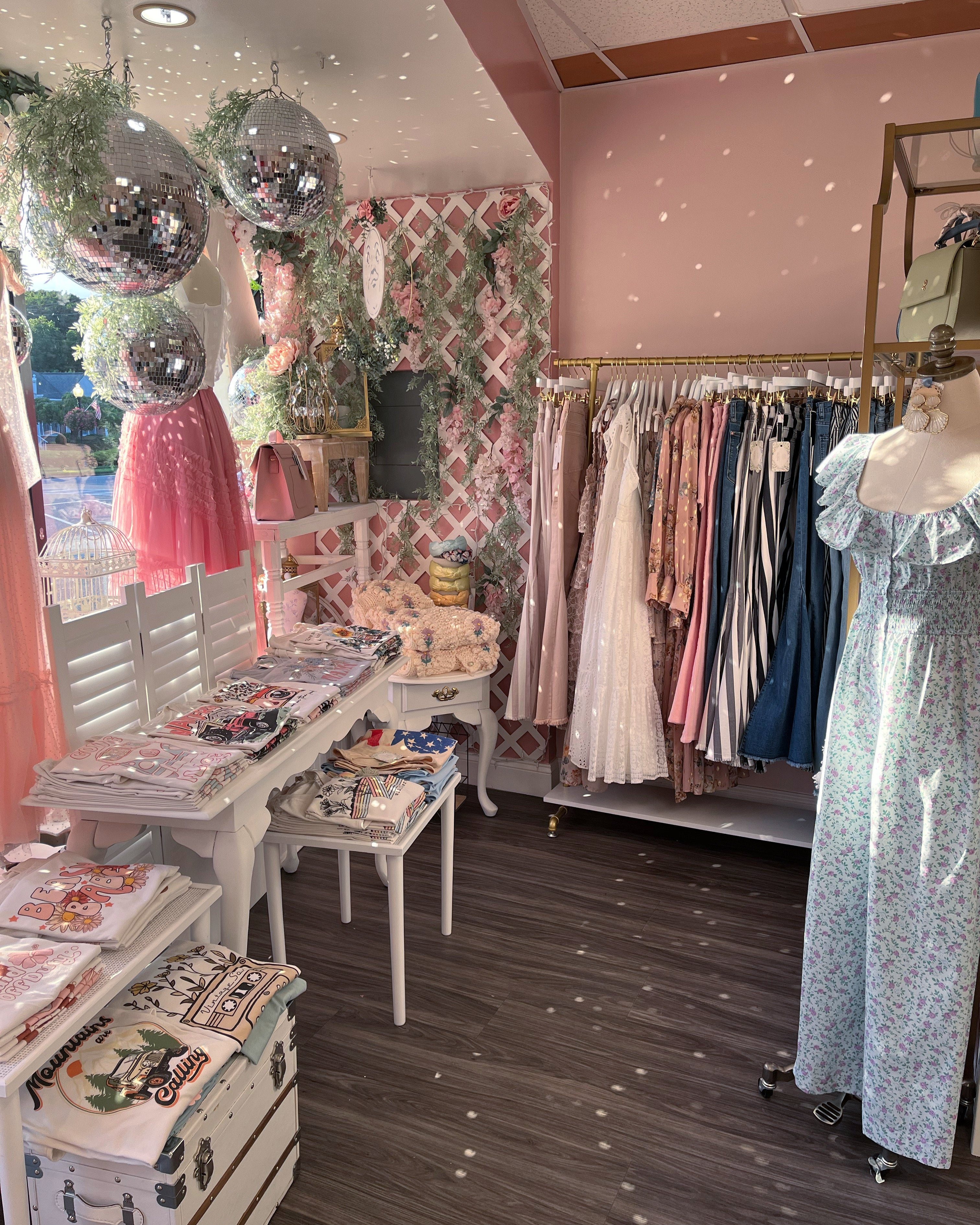 Vintage dress outlet boutique